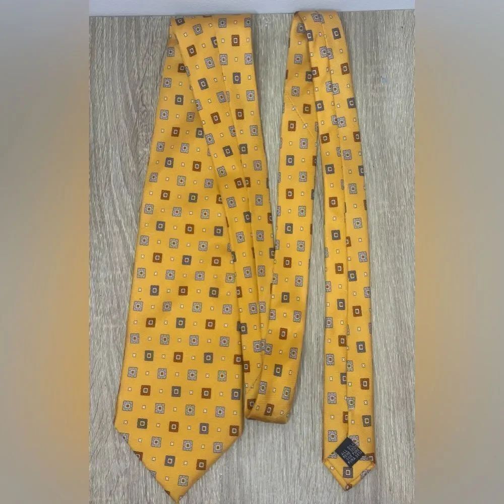Burberry EUC yellow/blue/red square patterned silk necktie